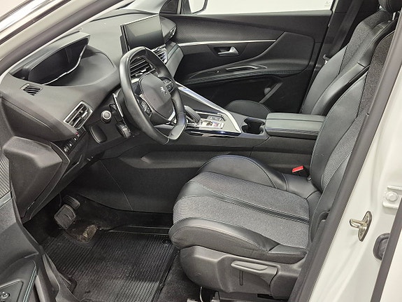 Peugeot 3008 2 of 5