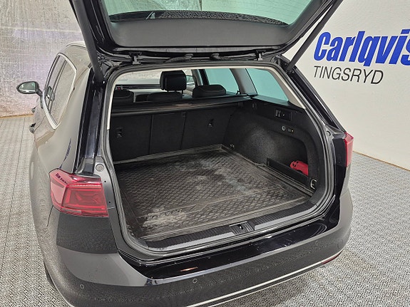 Volkswagen Passat 12 of 13