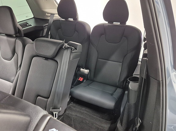 Volvo XC90 9 of 11