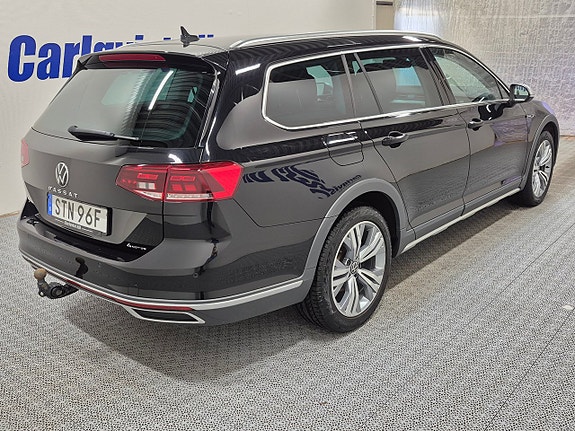 Volkswagen Passat Alltrack 4 of 5