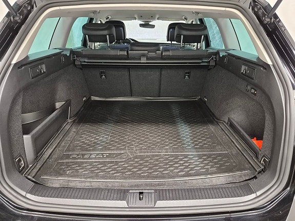 Volkswagen Passat Alltrack 11 of 11