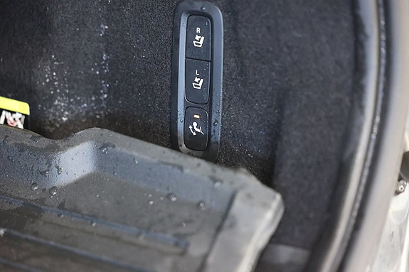 Volvo XC60 12 of 25