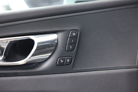 Volvo XC60 20 of 25