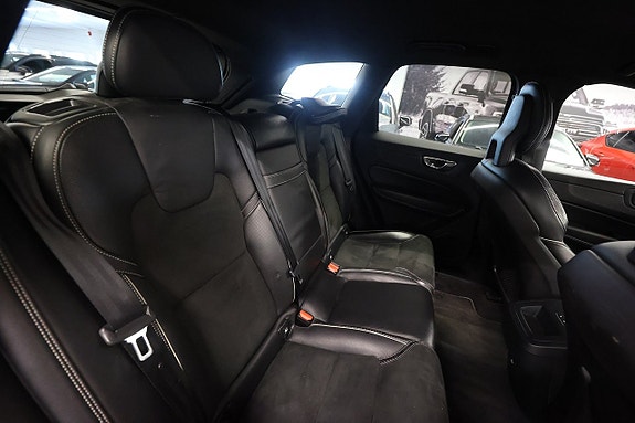 Volvo XC60 14 of 25