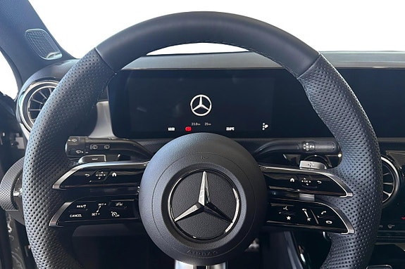 Mercedes-Benz A250 e 7 of 13
