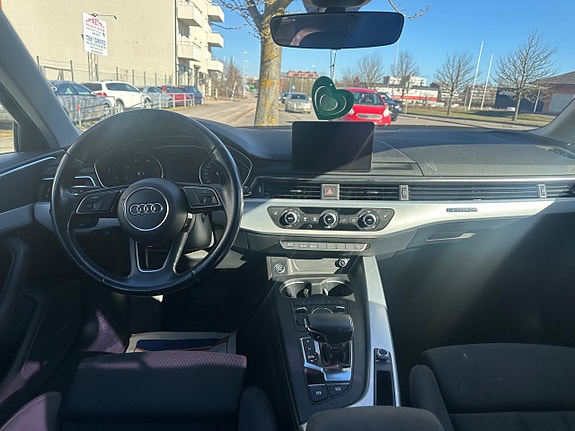 Audi A4 9 of 9