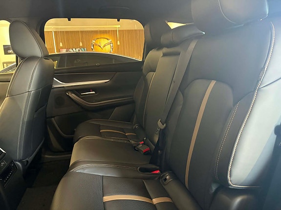 Mazda CX-80 4 of 5