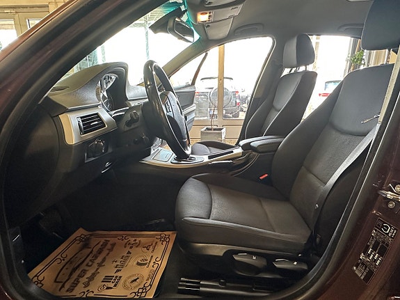 BMW 320 12 of 21