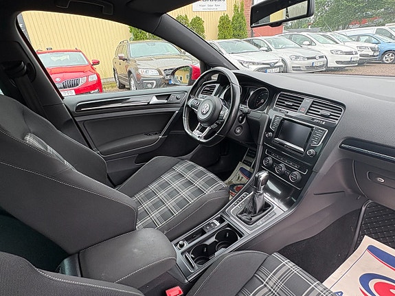 Volkswagen Golf I 5 of 9