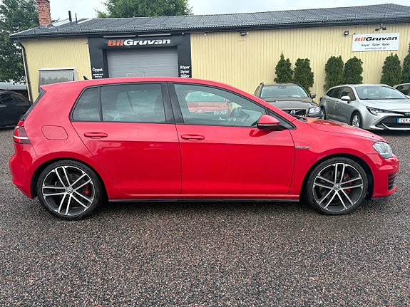 Volkswagen Golf I 2 of 9