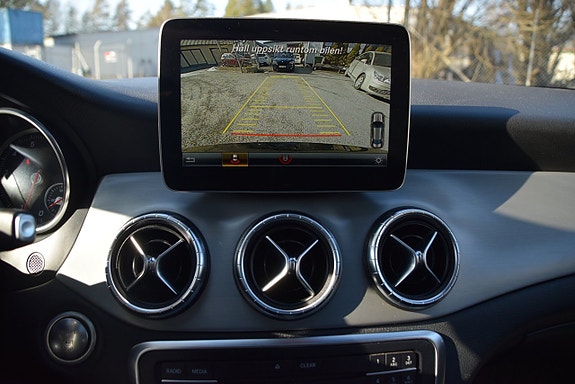 Mercedes-Benz CLA200 11 of 22