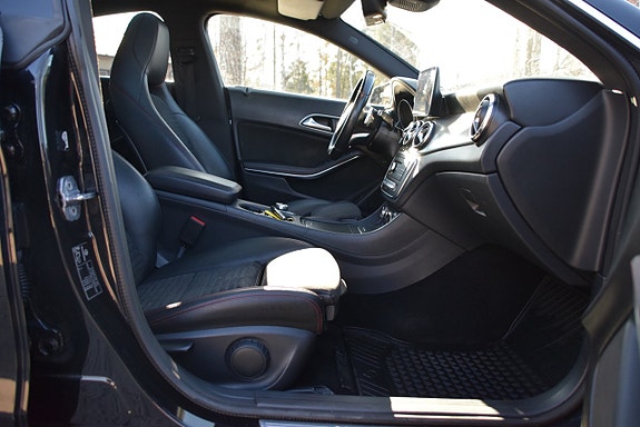 Mercedes-Benz CLA200 9 of 22