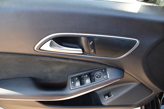 Mercedes-Benz CLA200 19 of 22