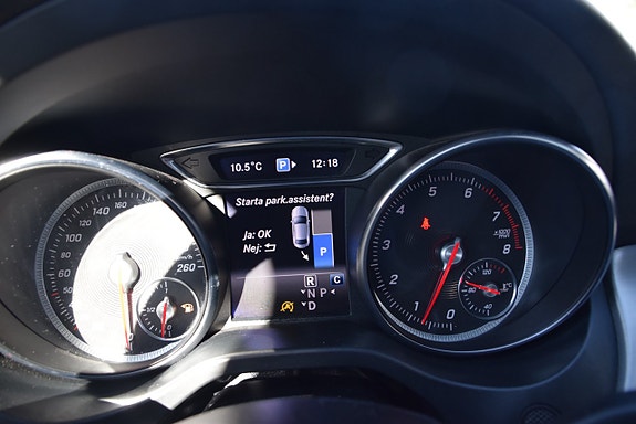 Mercedes-Benz CLA200 16 of 22