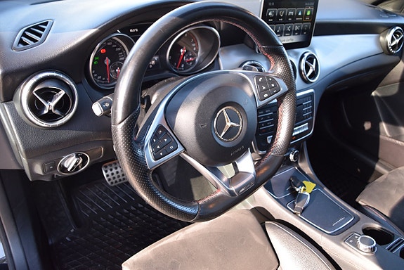 Mercedes-Benz CLA200 17 of 22