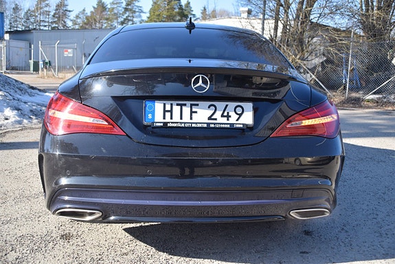 Mercedes-Benz CLA200 4 of 5