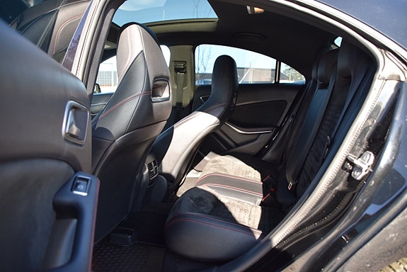 Mercedes-Benz CLA200 10 of 22