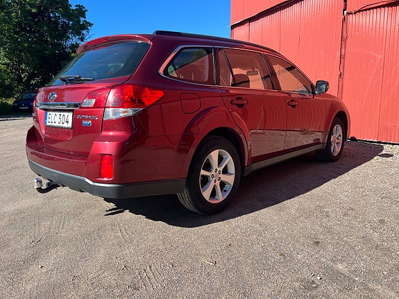 Subaru Outback 3 of 5