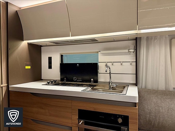 Adria ALPINA 663 UK AC 12 of 21