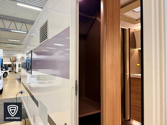 Adria ALPINA 663 UK AC 8 of 21