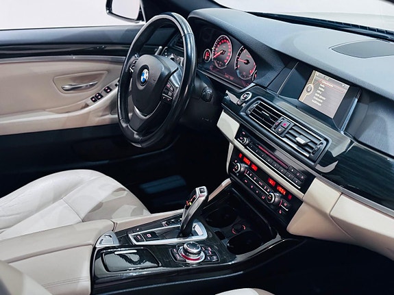 BMW 520d 4 of 5