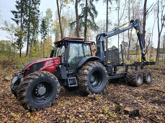 Valtra N123 + Kronos 140 4WDM + Cranab FC8