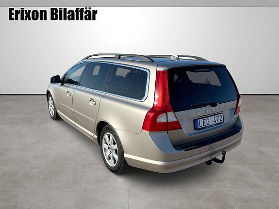 Volvo V70 3 of 28