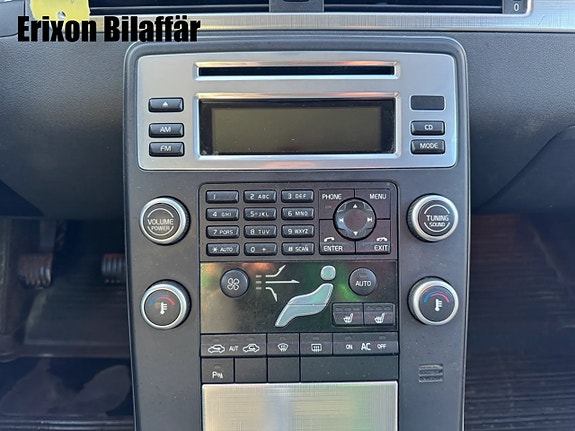 Volvo V70 25 of 28