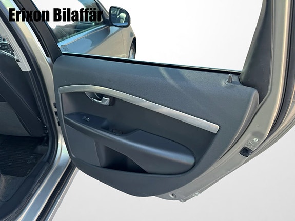 Volvo V70 24 of 28