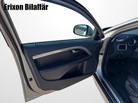 Volvo V70 15 of 28