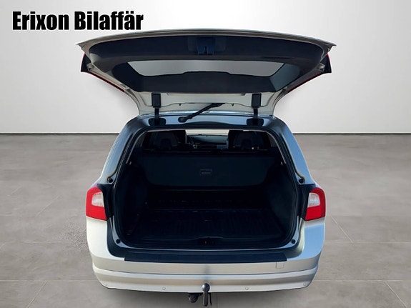 Volvo V70 10 of 28