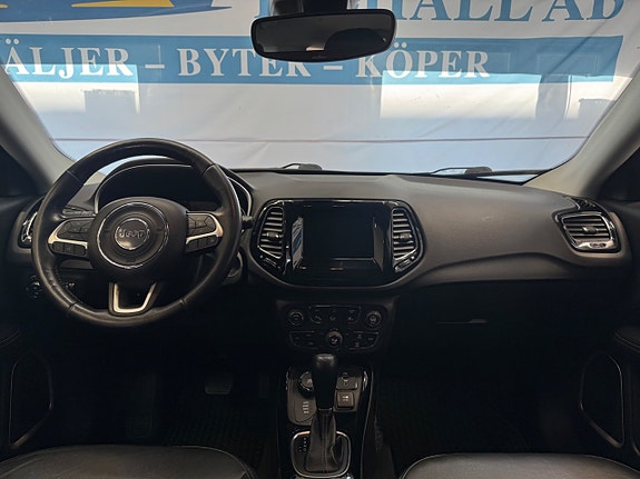 Jeep Compass 13 of 22