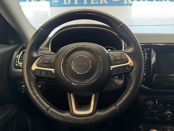 Jeep Compass 14 of 22