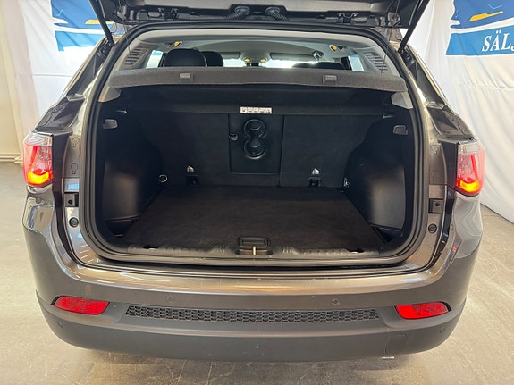 Jeep Compass 22 of 22
