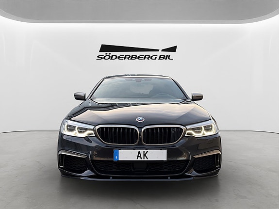BMW M550d 3 of 5