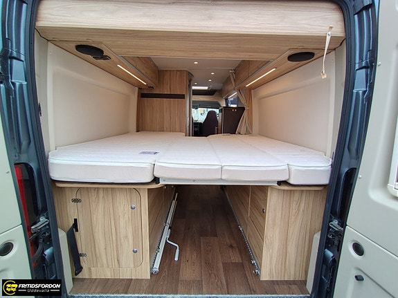 Hymer YELLOWSTONE Långbädd 180Hk Automat 7 of 20