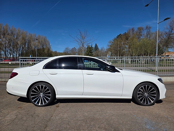 Mercedes-Benz E220 d 3 of 5