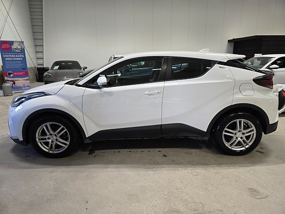 Toyota C-HR 8 of 16