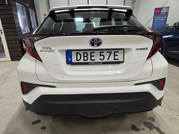 Toyota C-HR 6 of 16