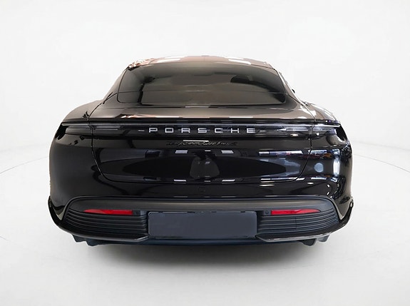 Porsche Taycan Turbo S 4 of 5