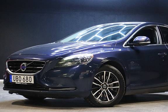 Volvo V40 4 of 5