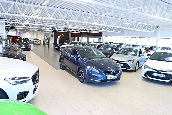 Volvo V40 3 of 5