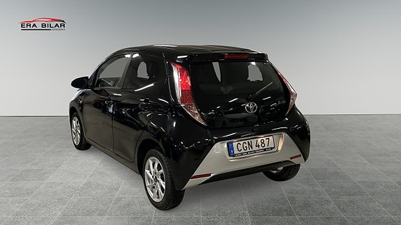 Toyota Aygo 4 of 5