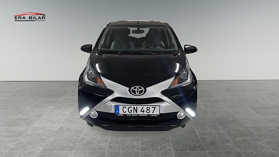 Toyota Aygo 2 of 5