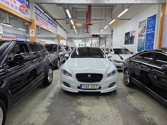 Jaguar XJ 3 of 20