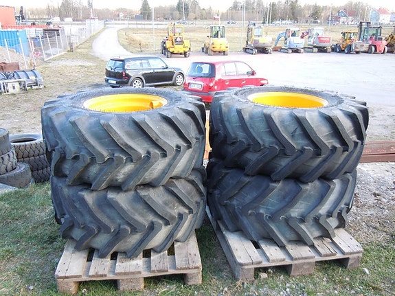 4 Nya Trelleborg 400/70R18 industrial/ 24.000 kr +Moms