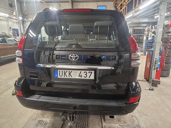 Toyota Land Cruiser 9 of 18