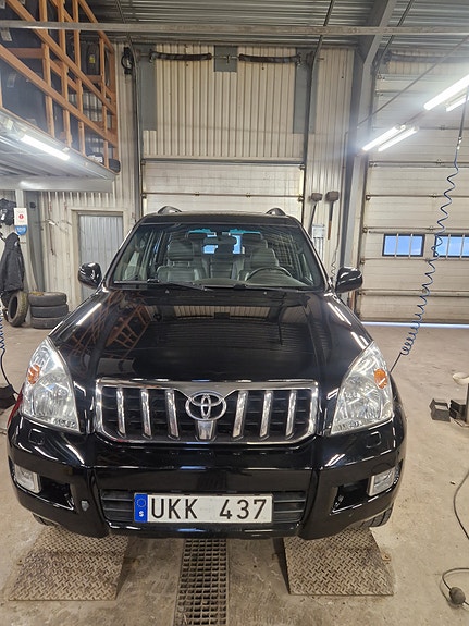 Toyota Land Cruiser 5 of 5