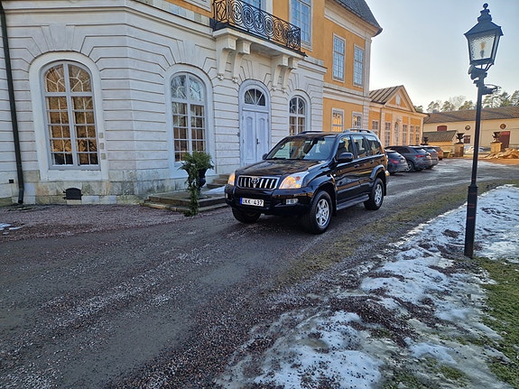 Toyota Land Cruiser 4 of 5