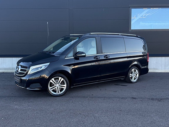 Mercedes-Benz V250 2 of 5